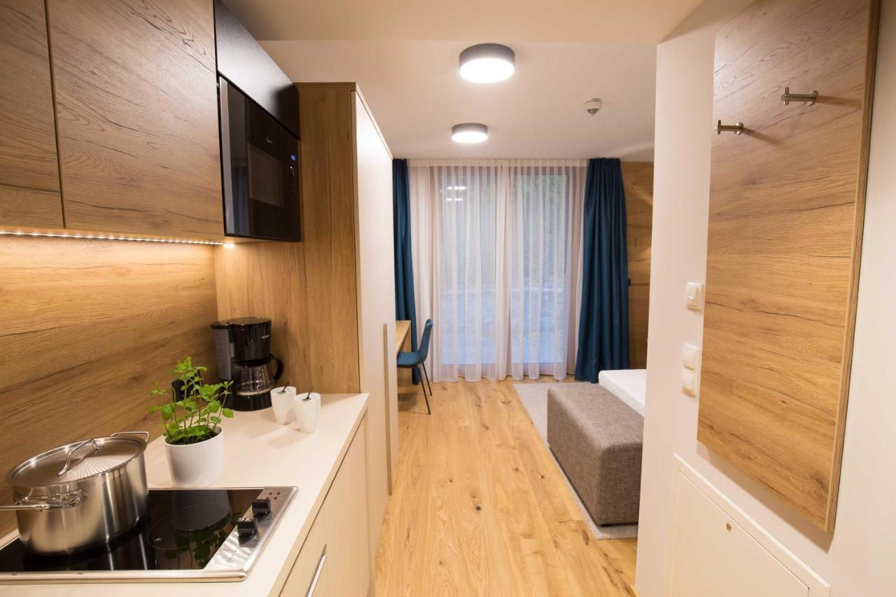 Leo Apartments มีสบาค ภายนอก รูปภาพ