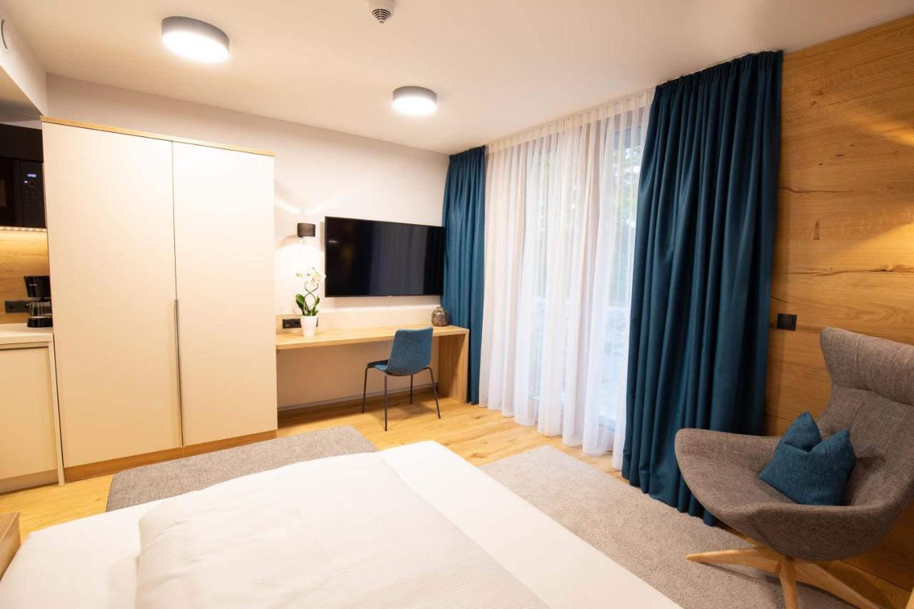 Leo Apartments มีสบาค ภายนอก รูปภาพ