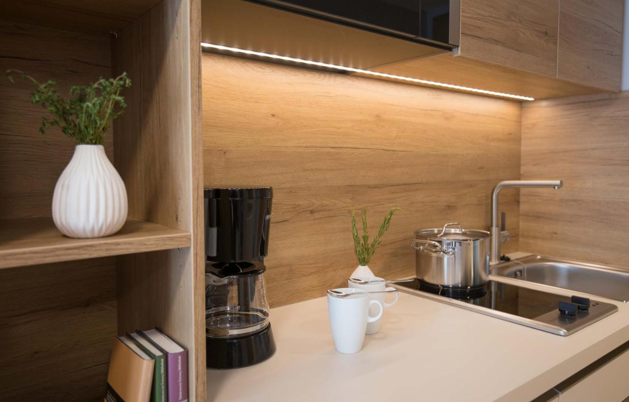 Leo Apartments มีสบาค ภายนอก รูปภาพ