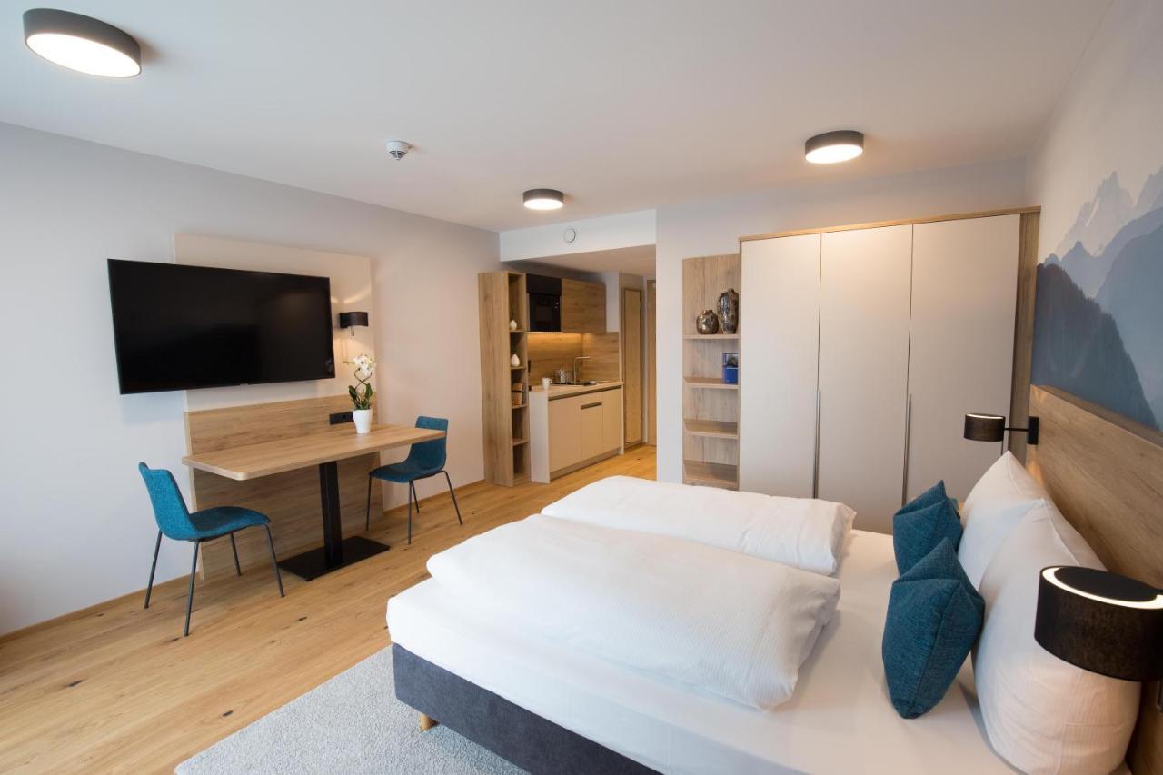 Leo Apartments มีสบาค ภายนอก รูปภาพ